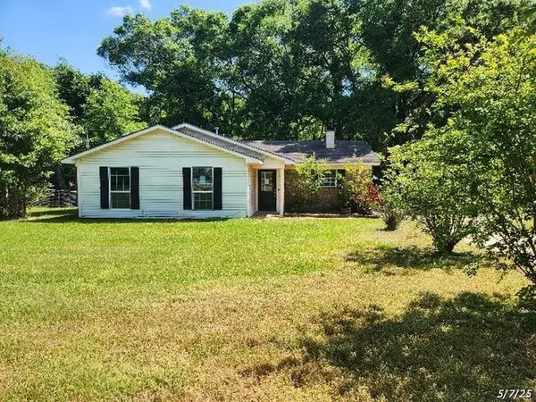 1820 Wagon Wheel DR, Semmes, AL 36575