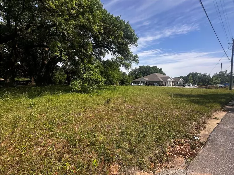 713 Oak Circle DR E, Mobile, AL 36609