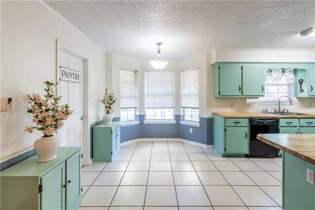 Semmes, AL 36575,1694 Woodforest DR