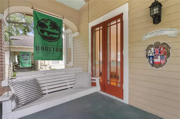 Mobile, AL 36606,110 Houston ST