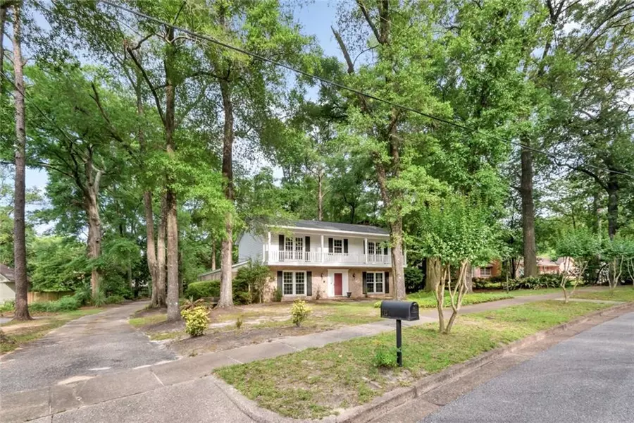 745 Westmoreland DR E, Mobile, AL 36609