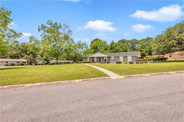 Mobile, AL 36693,2858 Woodmere ST W