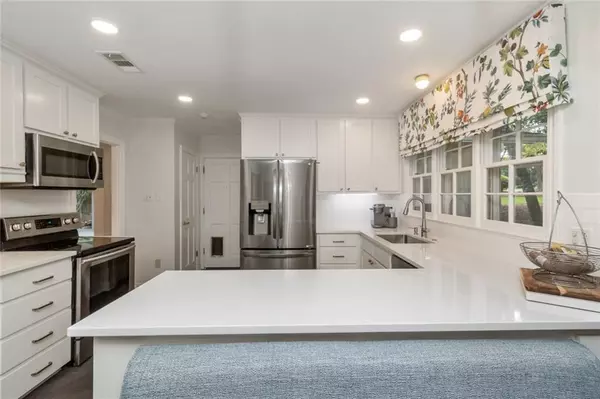 Mobile, AL 36608,6000 Shenandoah RD N