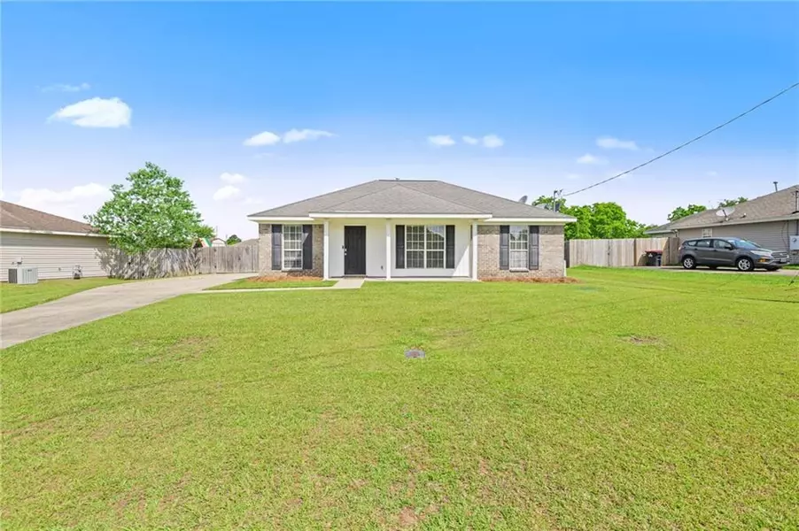 13578 James Copeland DR, Mobile, AL 36695