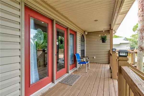 Dauphin Island, AL 36528,829 Desoto DR