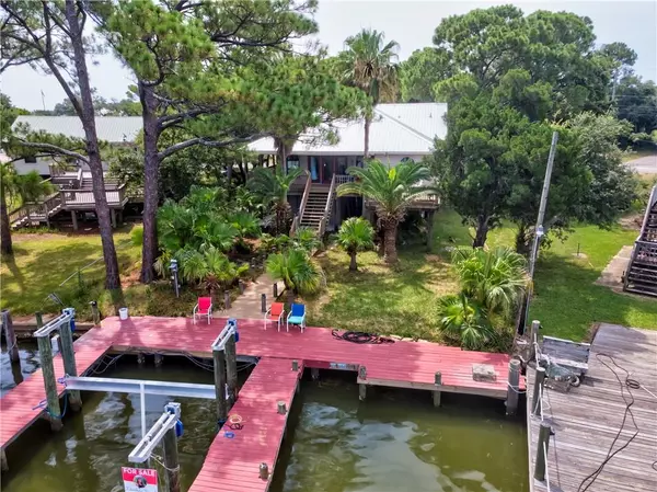 Dauphin Island, AL 36528,829 Desoto DR