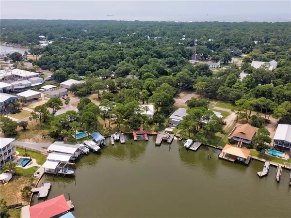 Dauphin Island, AL 36528,829 Desoto DR