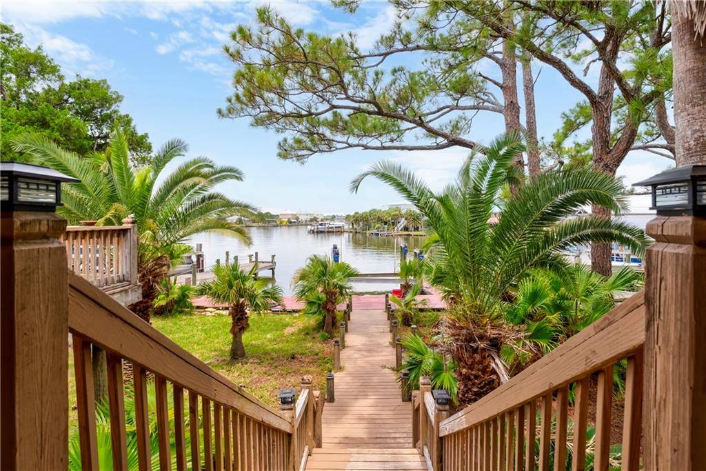 Dauphin Island, AL 36528,829 Desoto DR