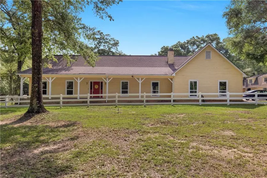 10730 Elnina DR, Mobile, AL 36608