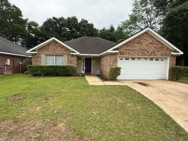 1839 Kendall CT E, Mobile, AL 36695