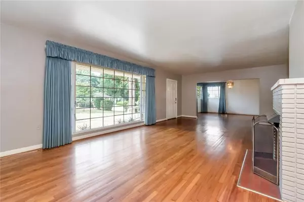 Mobile, AL 36618,4717 Bellewood DR S