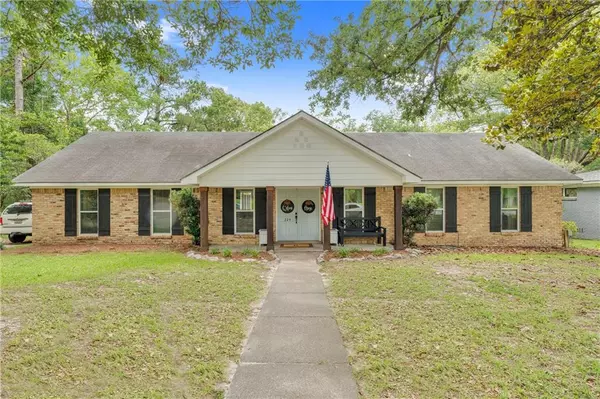 224 Cache CIR, Chickasaw, AL 36611