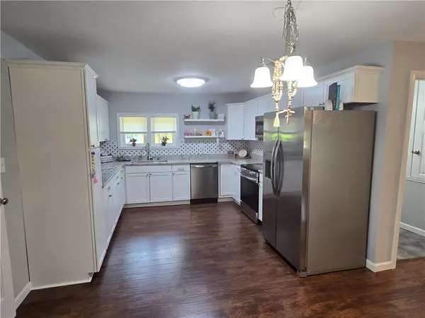 Semmes, AL 36575,9165 Paula DR