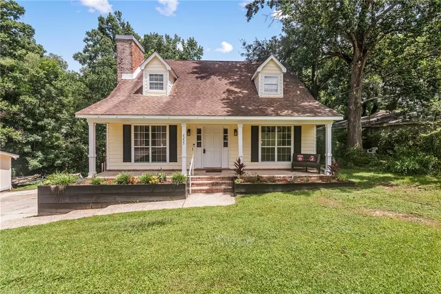 8255 Twin Lakes DR, Mobile, AL 36695