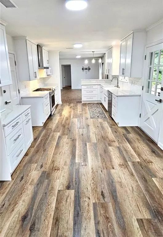 Mobile, AL 36608,159 Conway DR W