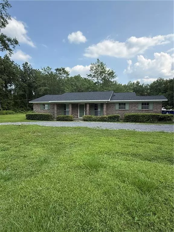 Axis, AL 36505,175 Salco RD E