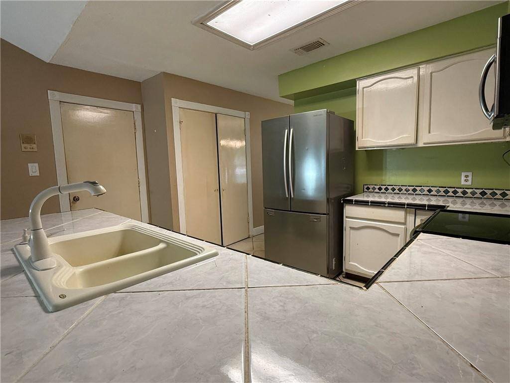 Daphne, AL 36526,119 Lake Forest BLVD