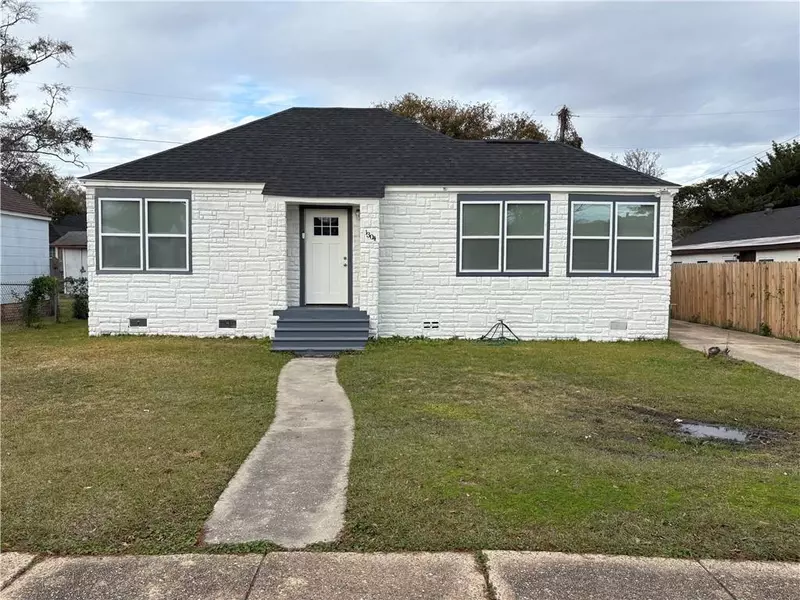 1304 Cloverleaf CIR N, Mobile, AL 36605