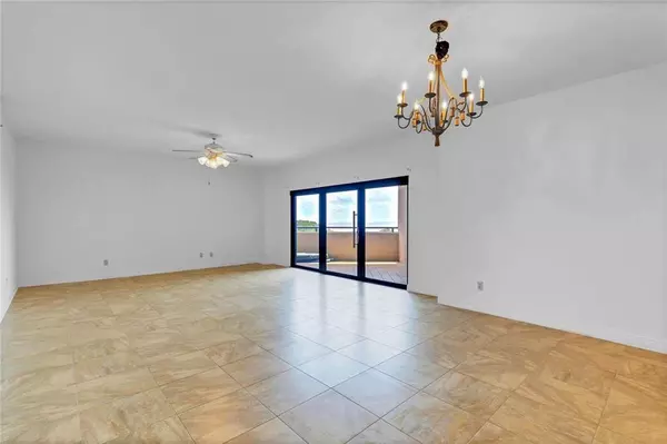 Daphne, AL 36526,100 Tower DR #704