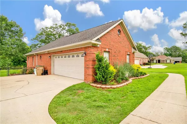 Theodore, AL 36582,8806 Belmont Park DR