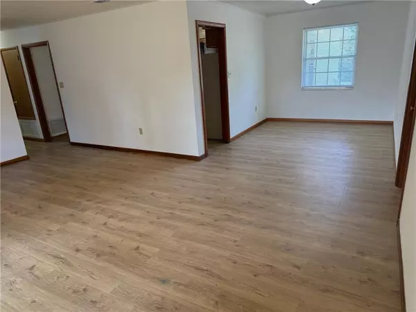 Foley, AL 36535,215 Palm AVE W