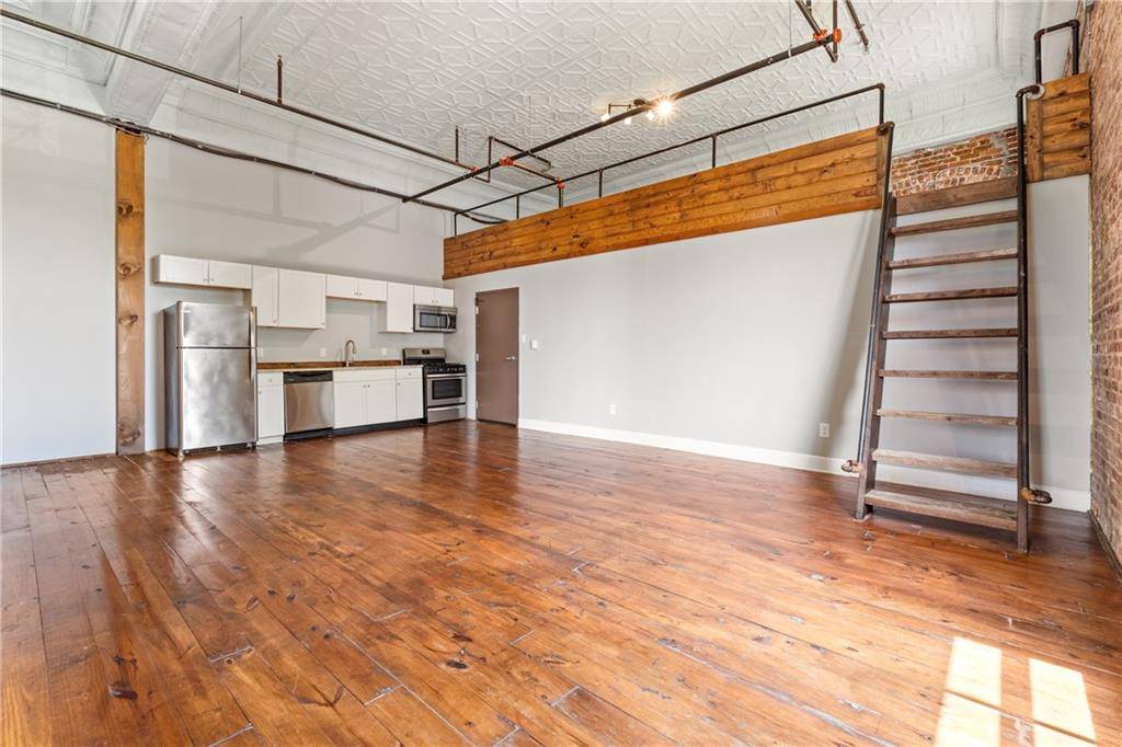 Mobile, AL 36602,558 St Francis ST #3E
