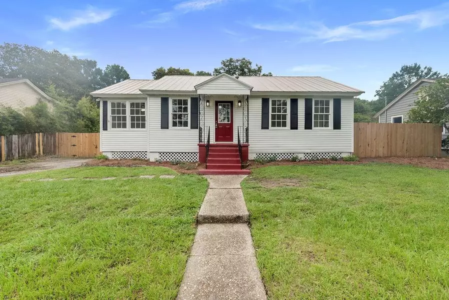 306 2nd ST, Chickasaw, AL 36611