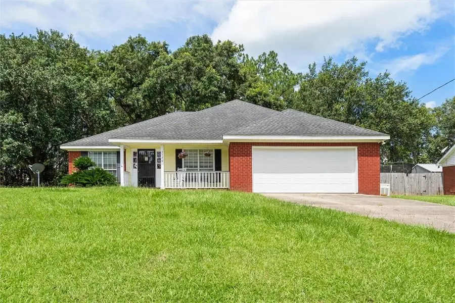 7320 Stuart DR, Theodore, AL 36582