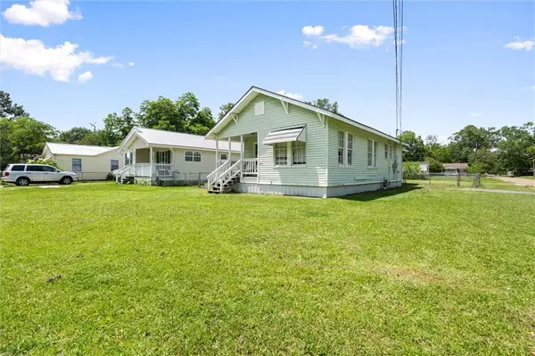 Chickasaw, AL 36611,250 10th AVE