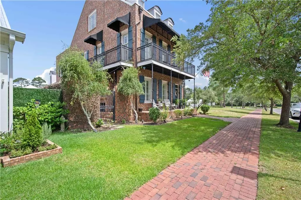 Gulf Shores, AL 36542,2712 Bienville AVE