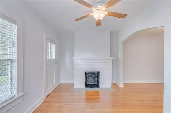 Mobile, AL 36607,1852 Old Shell RD