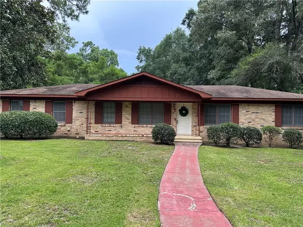 5859 Chalet DR N, Mobile, AL 36608