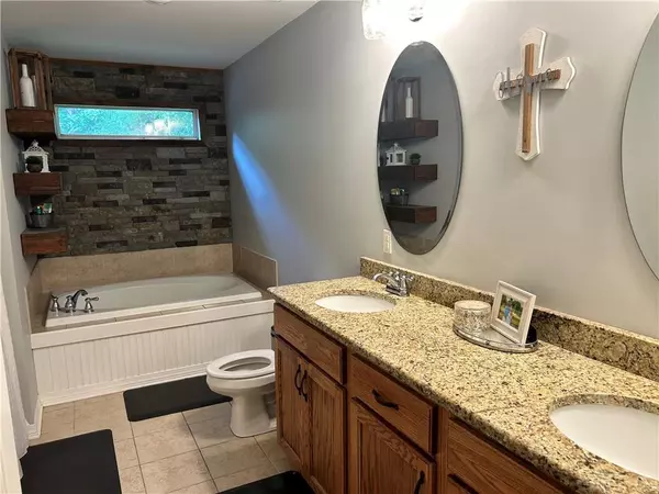 Axis, AL 36505,1135 Timber Creek CT