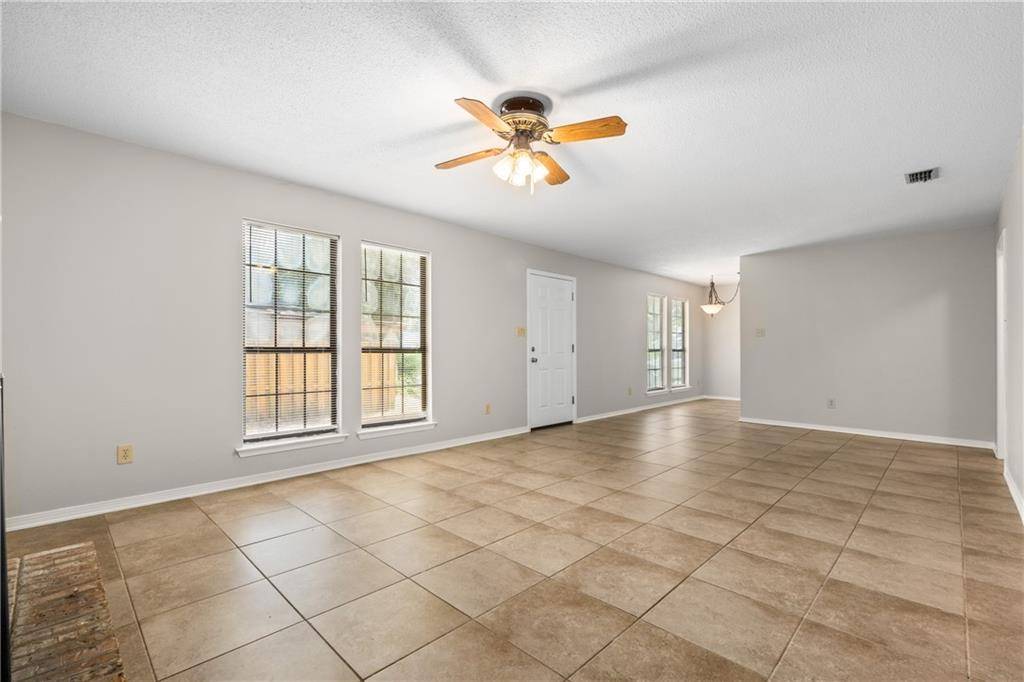 Mobile, AL 36608,5928 Windham CT