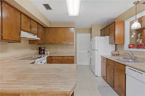 Mobile, AL 36693,2805 Brookside DR