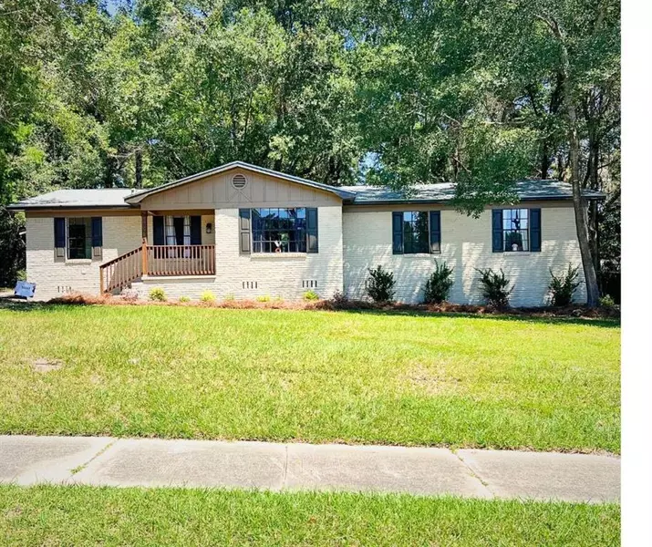 2813 Longleaf DR, Mobile, AL 36693