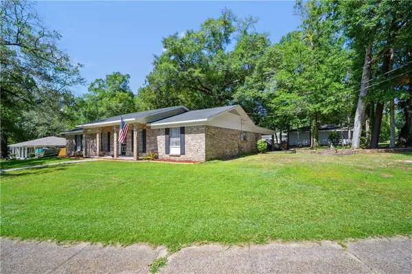 Mobile, AL 36693,2656 Woodcliff DR E