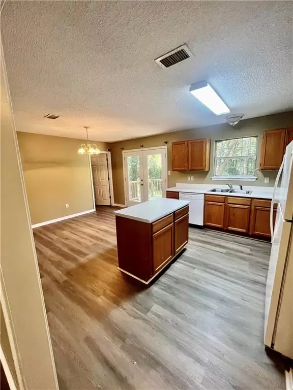 Axis, AL 36505,1145 Timber Creek CT