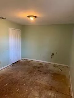 Irvington, AL 36544,7390 Clover DR