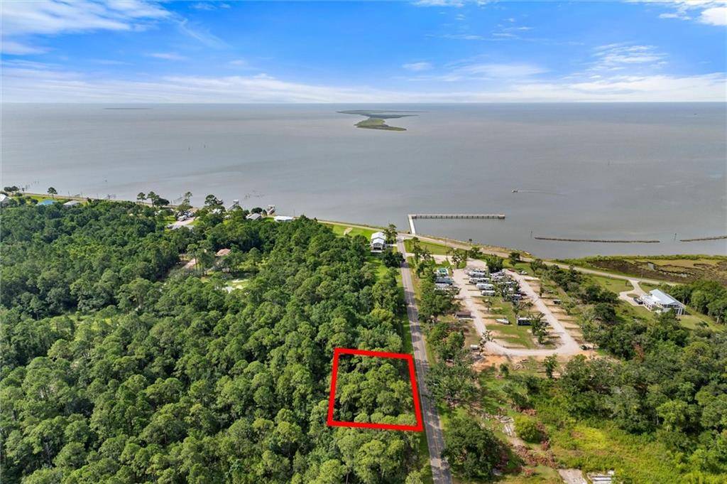 0 Niolon LN, Coden, AL 36523