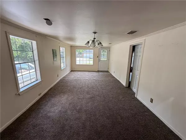 Mobile, AL 36617,2302 Roosevelt ST