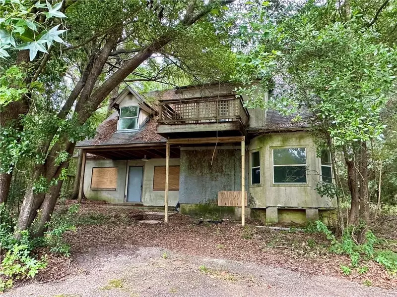 2123 Old Military RD, Mobile, AL 36605