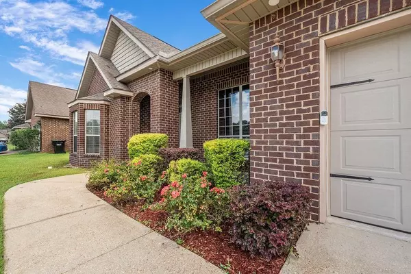 Semmes, AL 36575,10357 Ronnie Byrd LN S