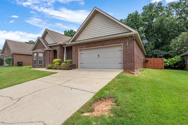 Semmes, AL 36575,10357 Ronnie Byrd LN S