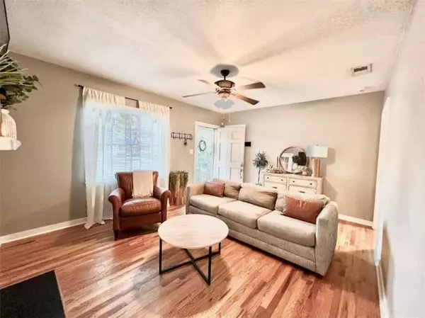 Mobile, AL 36606,3019 Calais ST