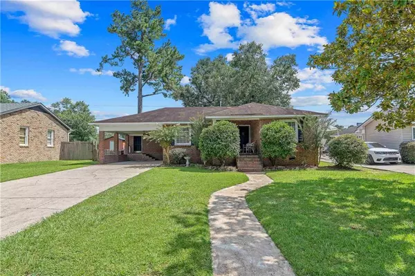 2867 Thornhill DR, Mobile, AL 36606