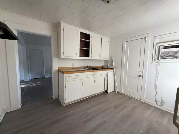 Chickasaw, AL 36611,150 Thompson BLVD