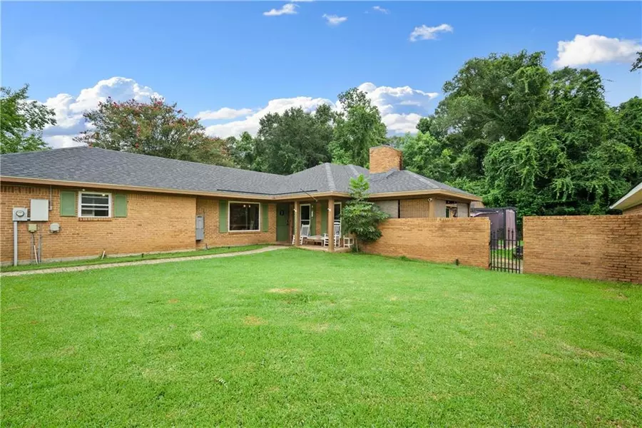 4030 Hillcrest LN W, Mobile, AL 36693