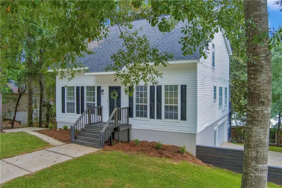 100 Avon CIR E, Daphne, AL 36526