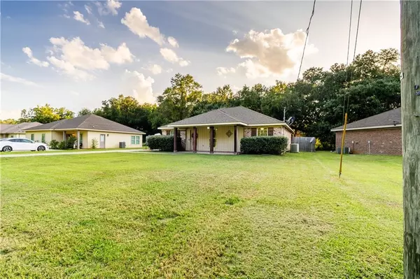 Axis, AL 36505,11511 Creola Axis Loop RD E